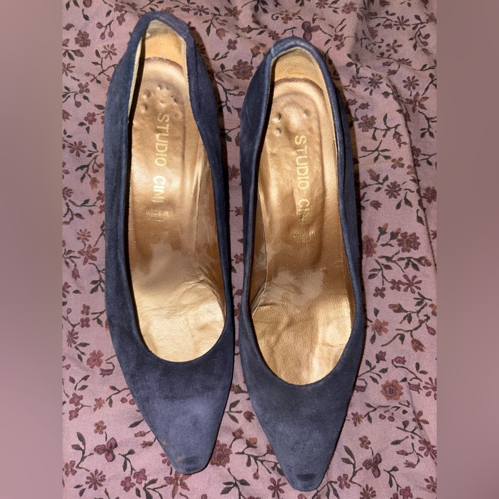 Studio C Midnight Blue Suede Pumps